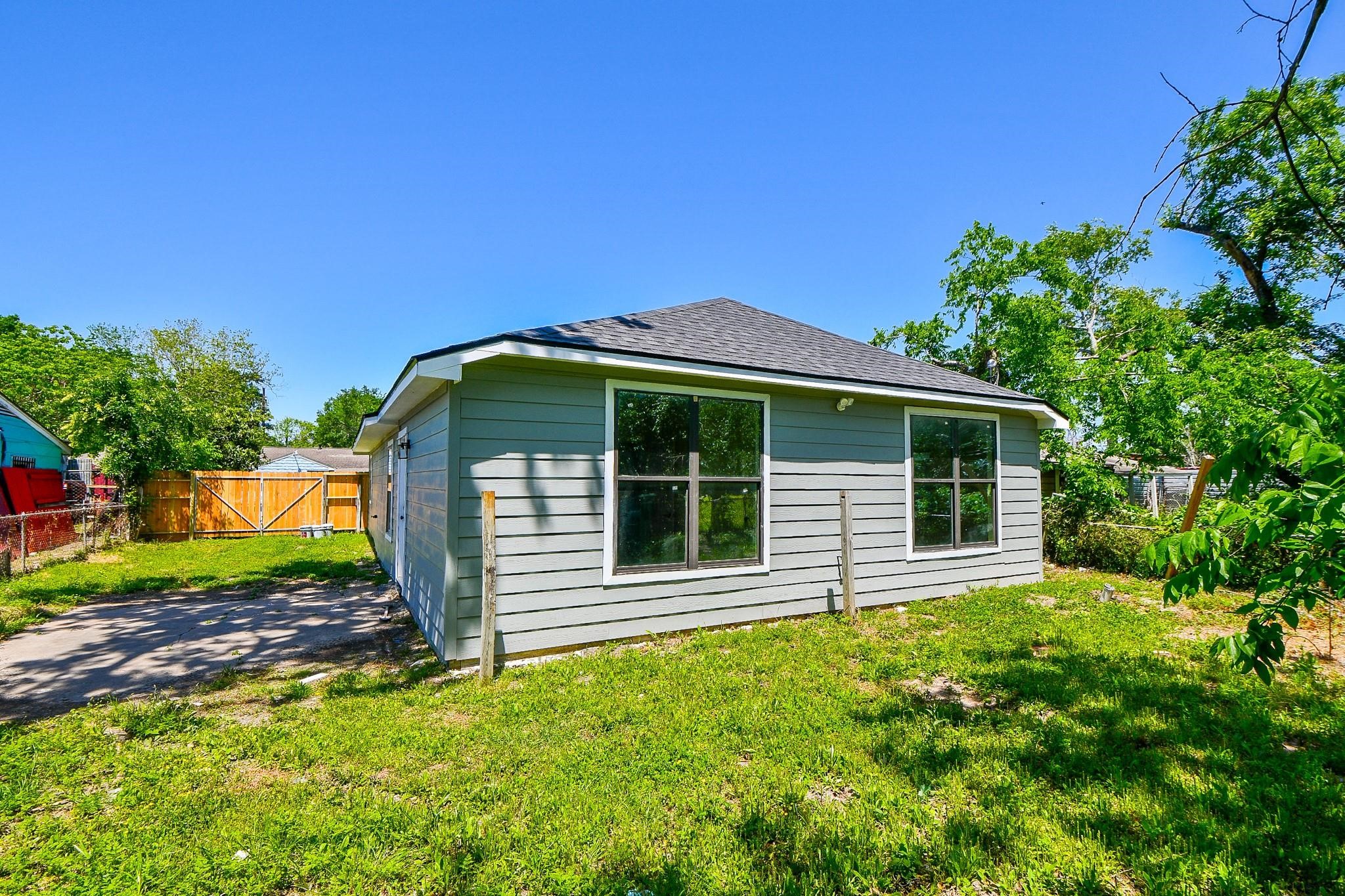5030 Rapido Road Houston, TX 77033 - Photo 12 of 13