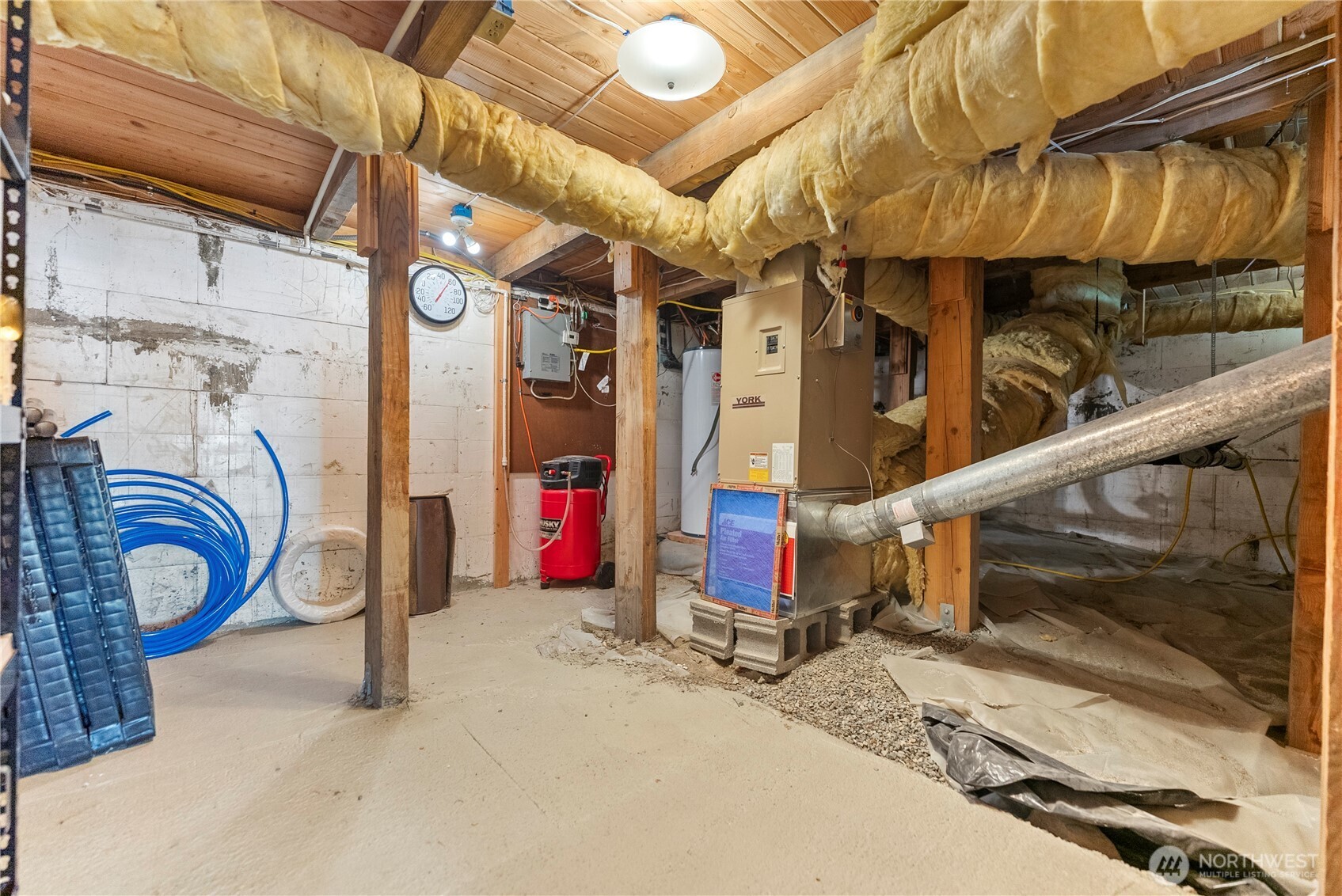 80 Homestead Road Winthrop, WA 98862 - Photo 32 of 40 a view of entryway