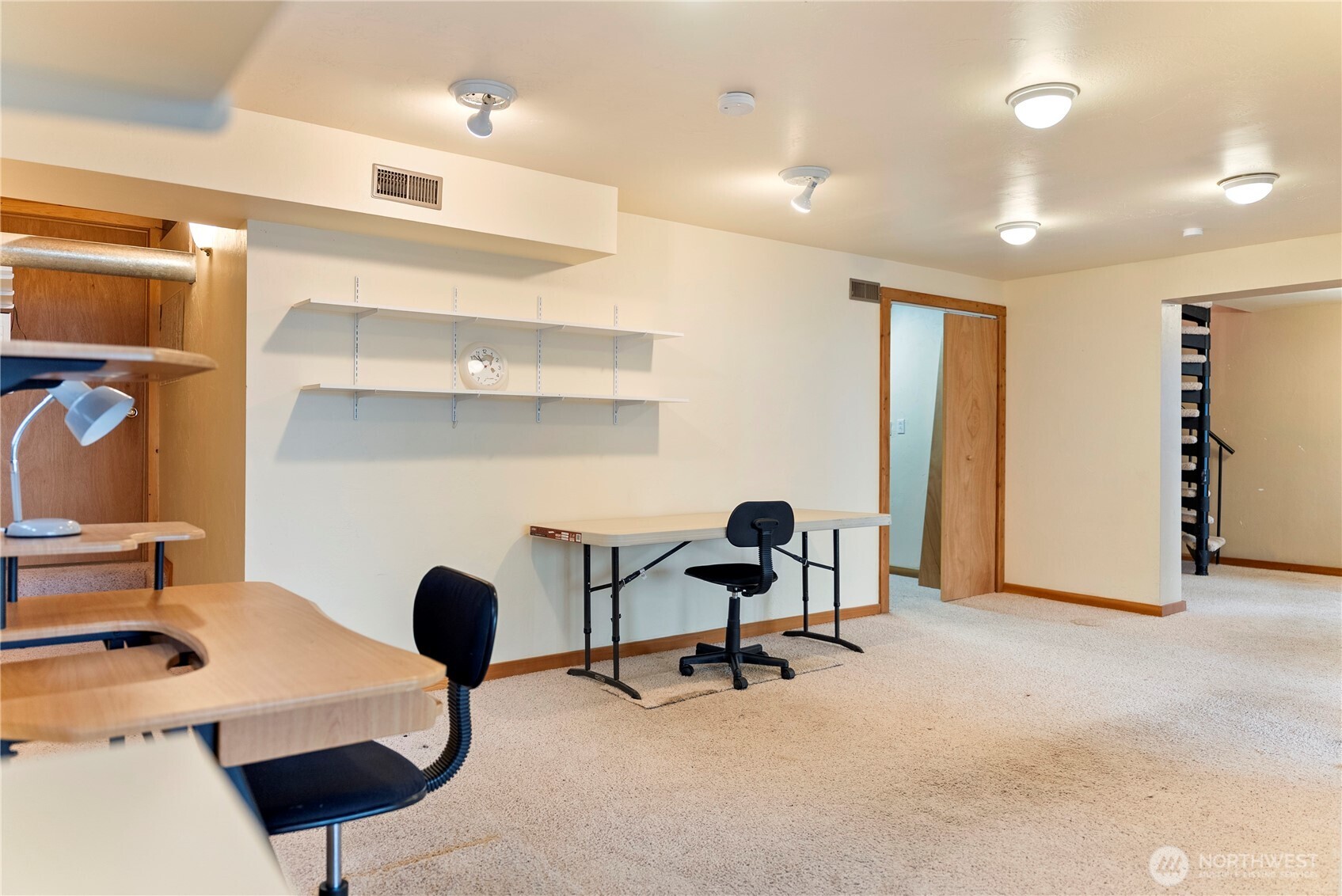 80 Homestead Road Winthrop, WA 98862 - Photo 35 of 40 a view of a workspace with furniture