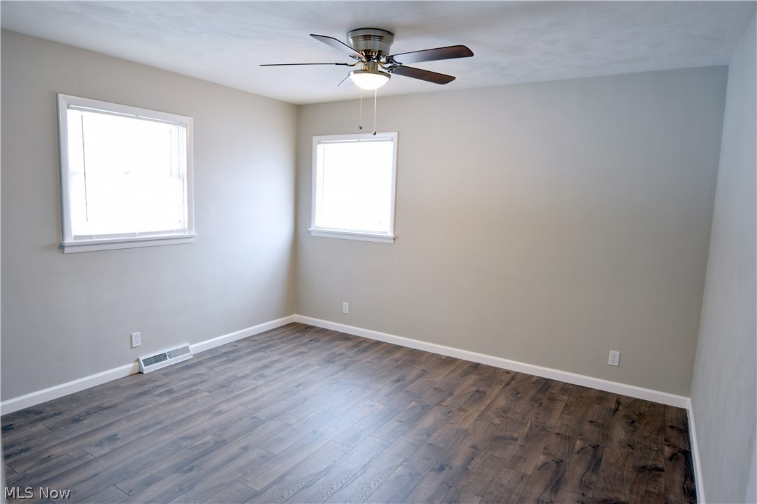 1101 Albright McKay Road Northeast Brookfield, OH 44403 - Photo 13 of 35