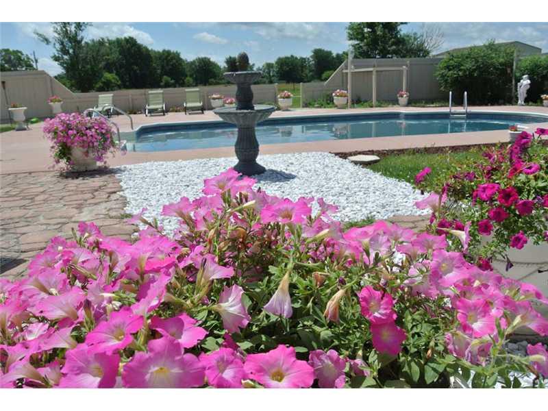 4685 Gibbs Road Avon, IN 46122 - Photo 3 of 24 Gallery Image 3