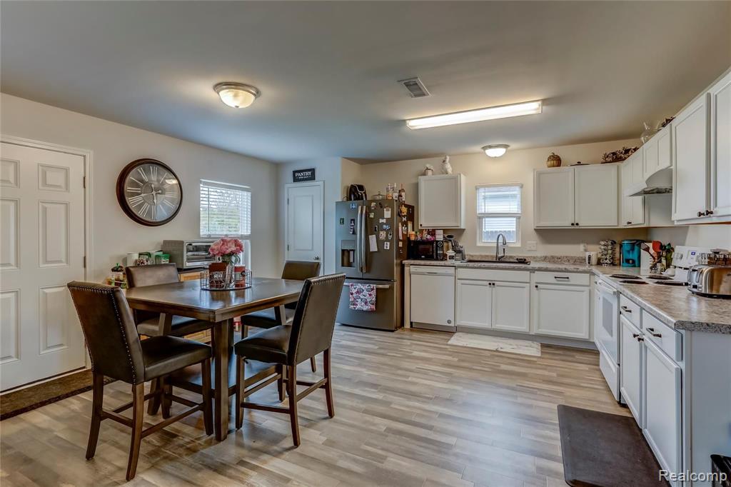 750 Rabbit Run Road Carleton, MI 48117 - Photo 3 of 19