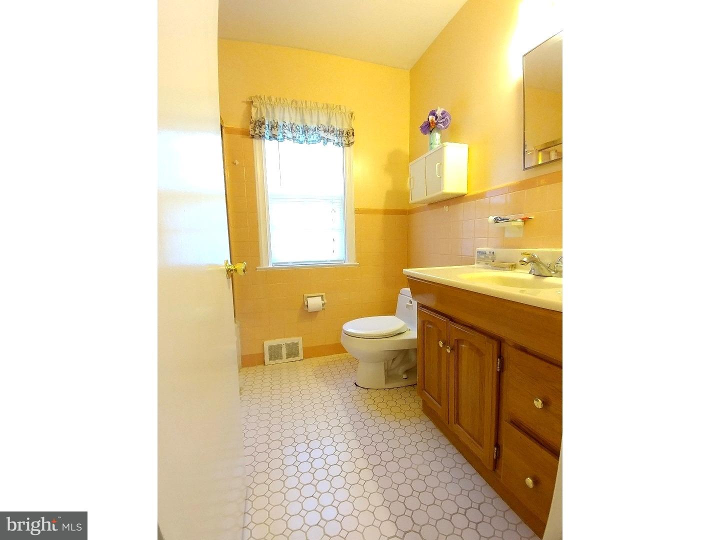 21 Lanfair Road Cheltenham, PA 19012 - Photo 14 of 25 Bathroom