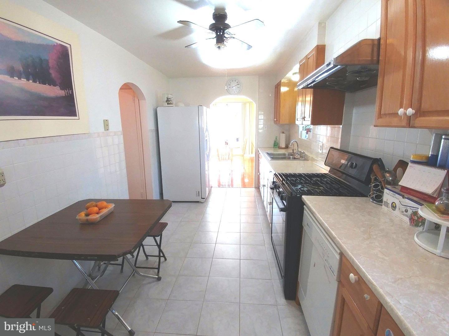 21 Lanfair Road Cheltenham, PA 19012 - Photo 8 of 25 Kitchen