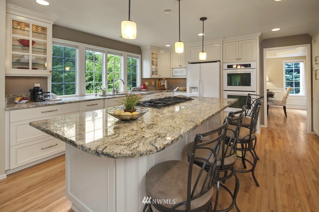 15611 100th Place Northeast Bothell, WA 98011 - Photo 6 of 23 Gallery Image 6