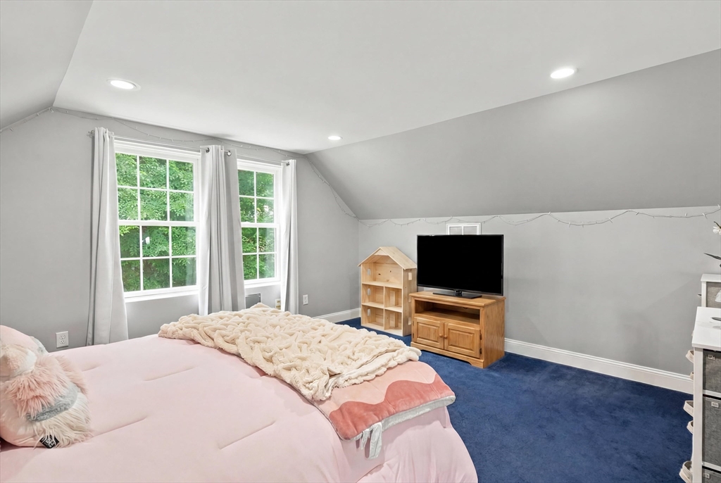 18 Rosegate Road Needham, MA 02494 - Photo 33 of 41