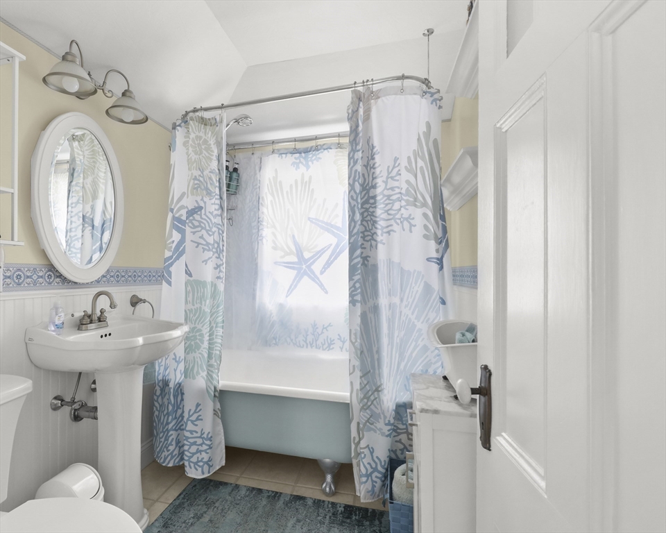 12 Grove Street Wareham, MA 02558 - Photo 8 of 41