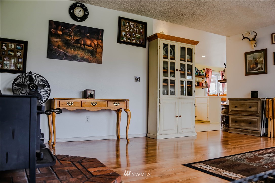18144 Applegate Street Southwest Rochester, WA 98579 - Photo 2 of 22