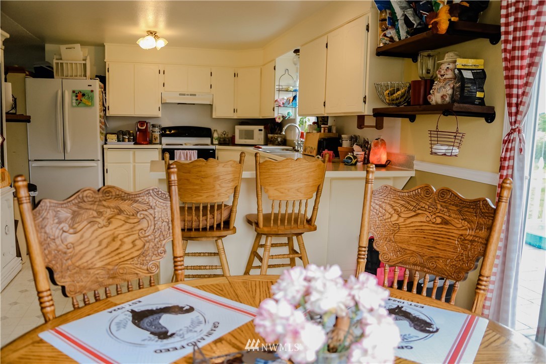 18144 Applegate Street Southwest Rochester, WA 98579 - Photo 6 of 22