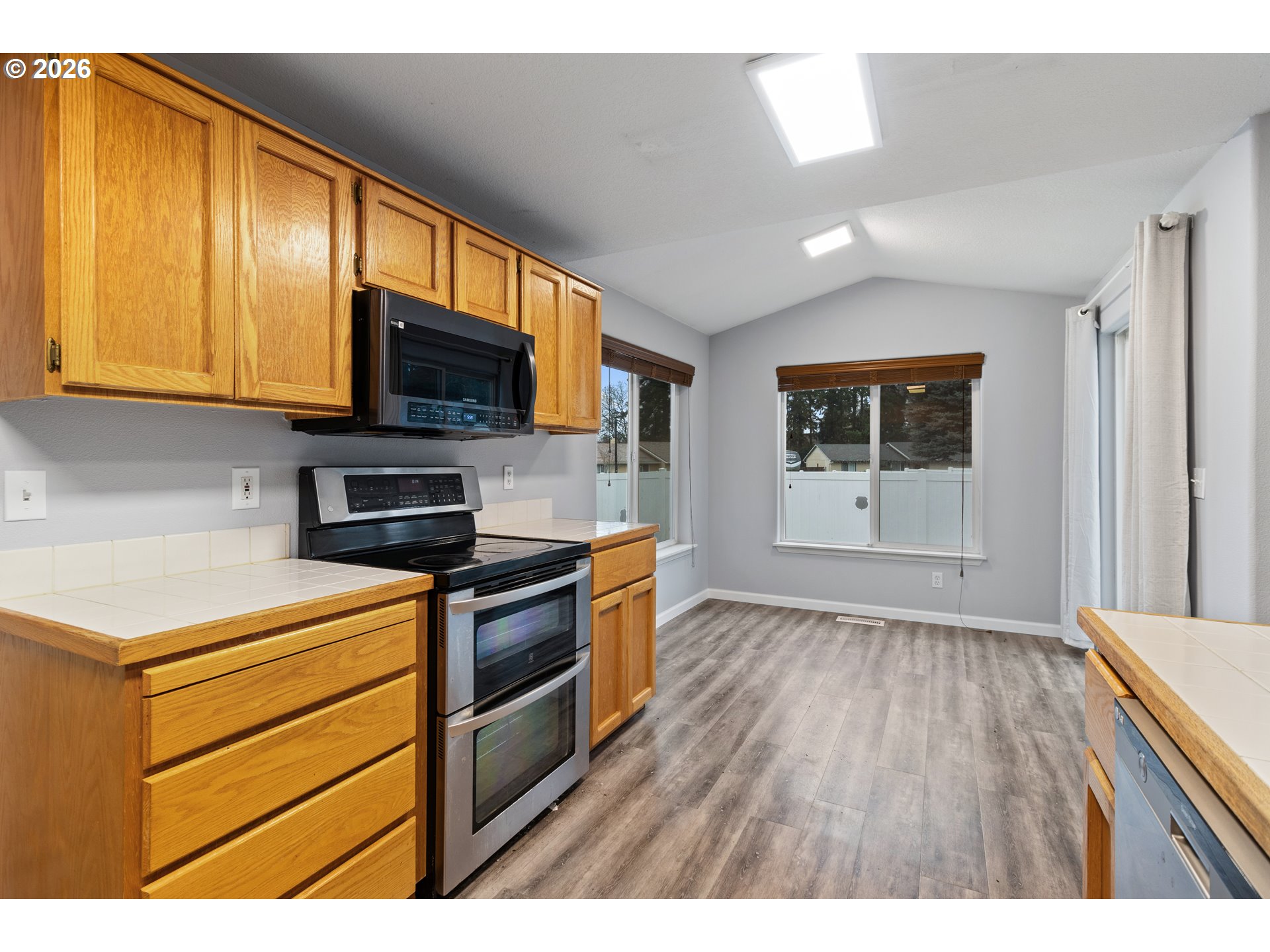 20277 Southwest Jay Street Beaverton, OR 97003 - Photo 15 of 48 Kitchen/Nook