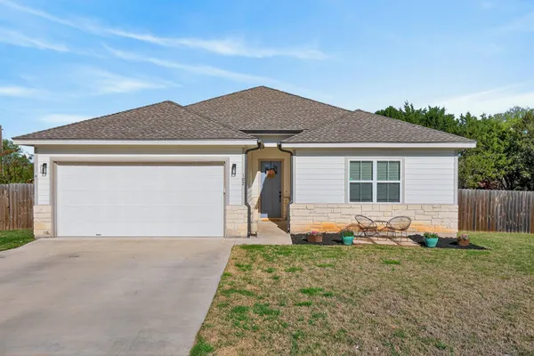 $420,000 | 102 Ladera Cove, Marble Falls, TX 78654