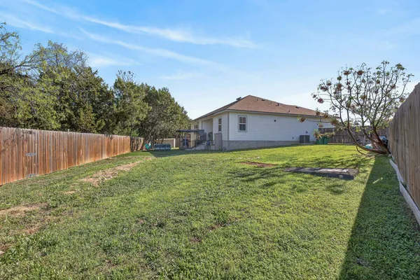 $420,000 | 102 Ladera Cove, Marble Falls, TX 78654