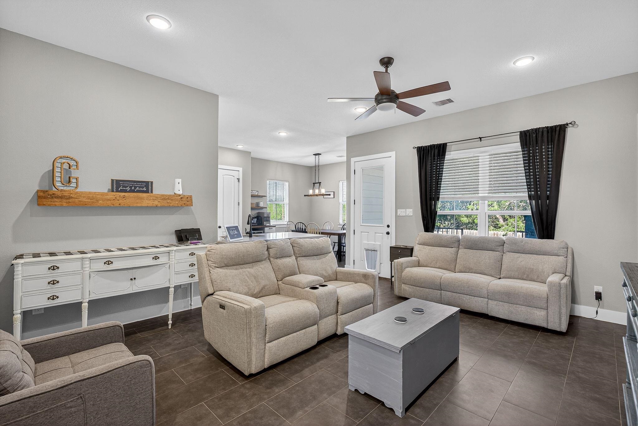 102 Ladera Cove Marble Falls, TX 78654 - Photo 4 of 29