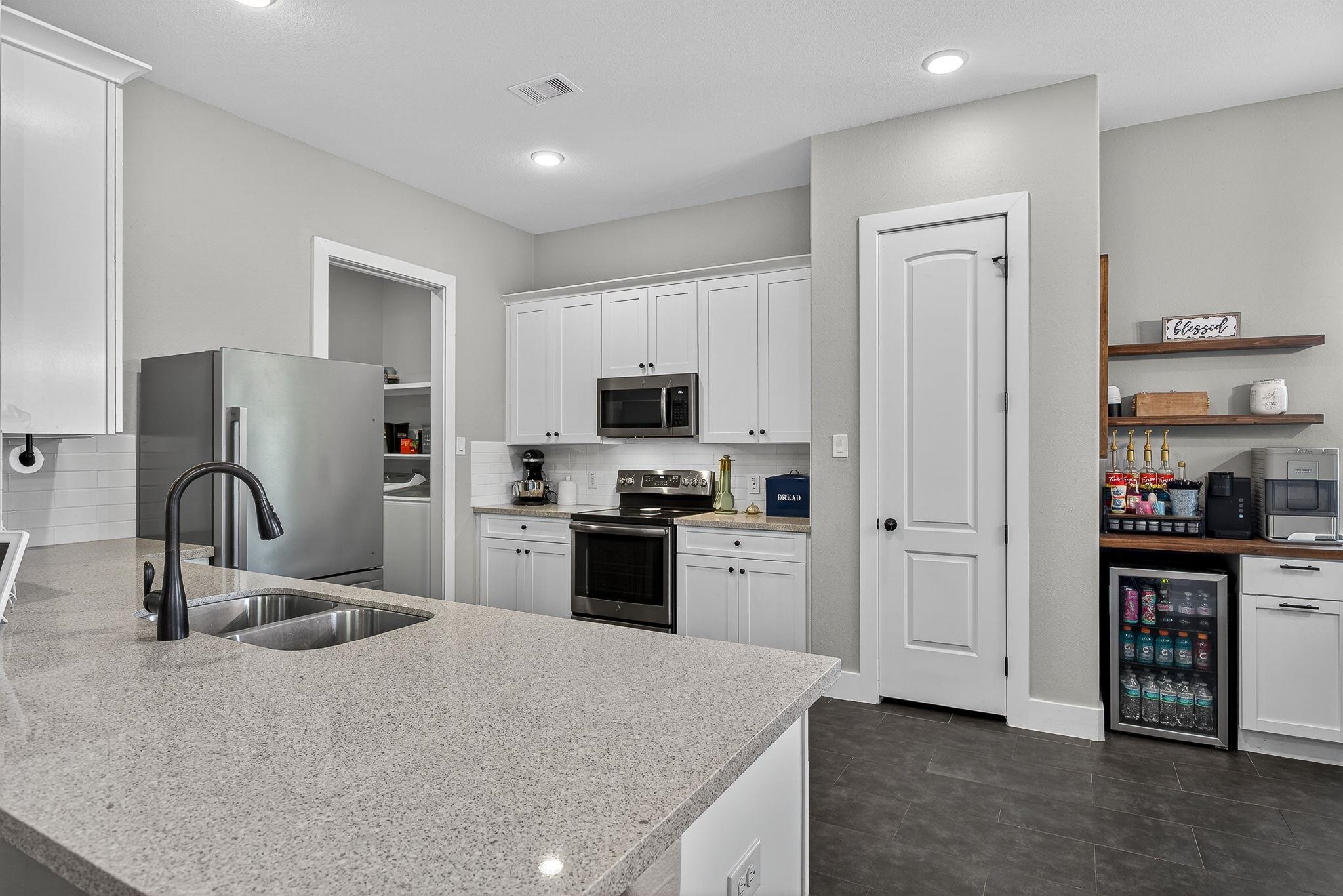 102 Ladera Cove Marble Falls, TX 78654 - Photo 6 of 29