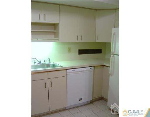 54 Loring Avenue, Unit 1 Edison, NJ 08817 - Photo 4 of 8