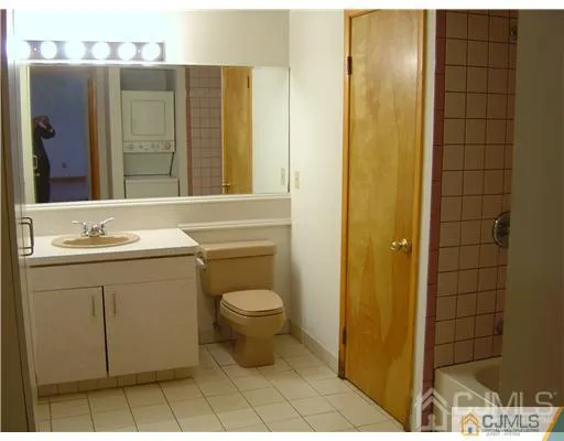 $2,100 | 54 Loring Avenue, Unit 1, Edison, NJ 08817