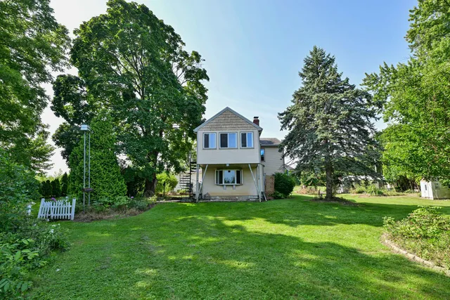 $879,000 | 6301 Riverside Road, Waterford, WI 53185