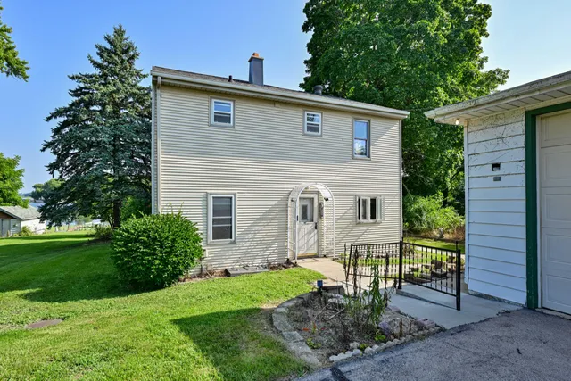 $879,000 | 6301 Riverside Road, Waterford, WI 53185