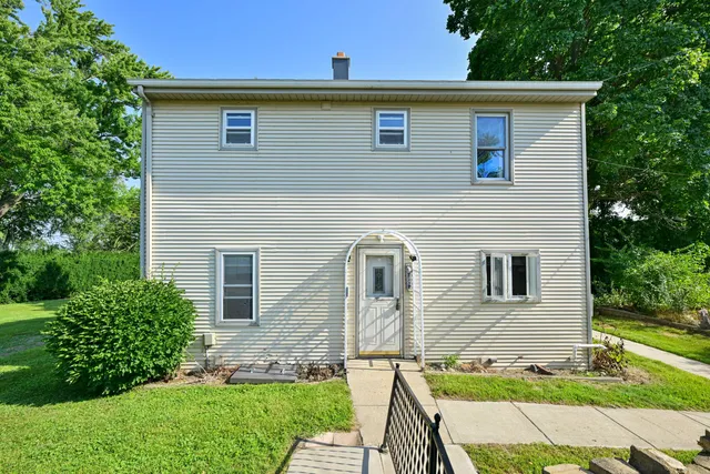 $879,000 | 6301 Riverside Road, Waterford, WI 53185