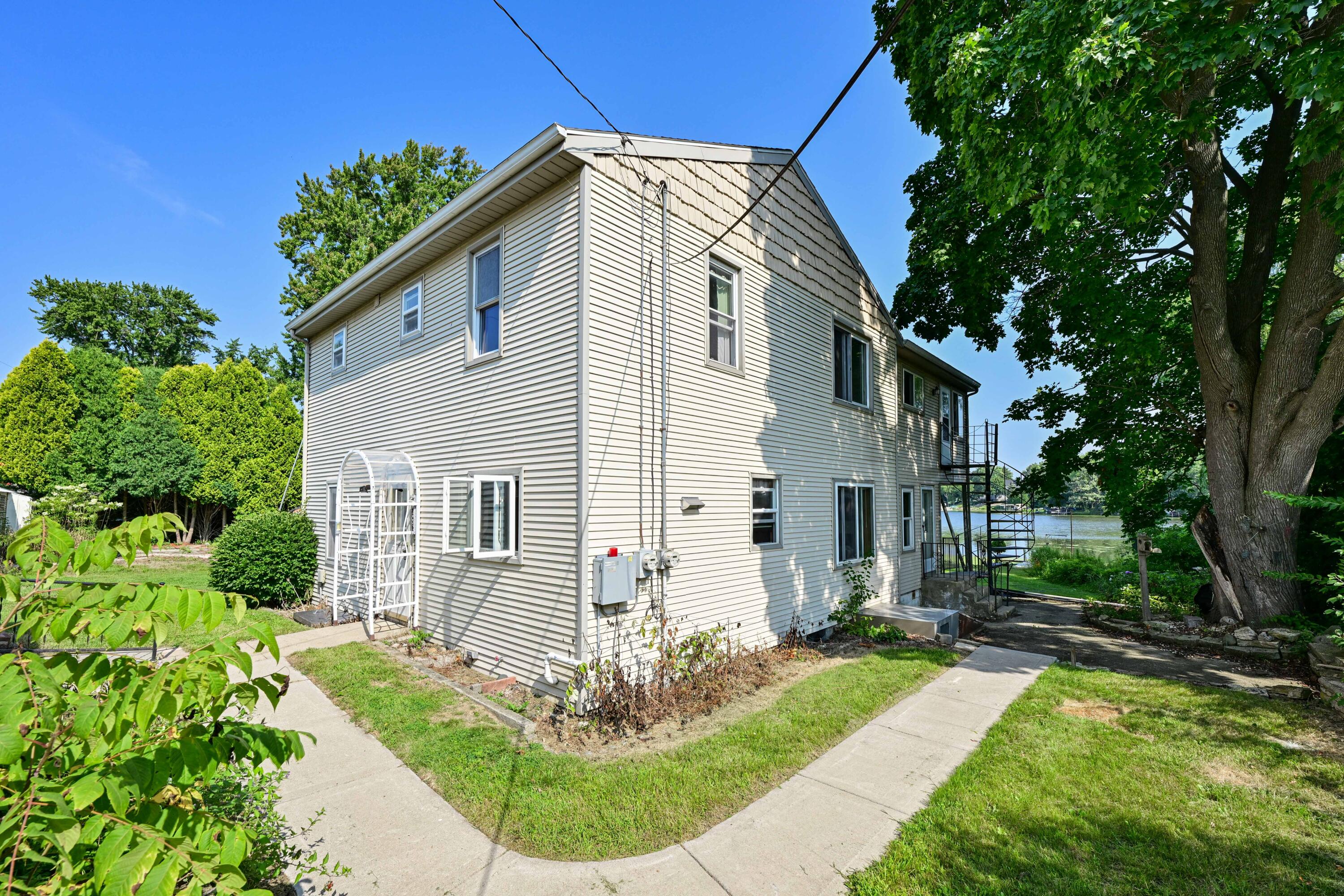 6301 Riverside Road Waterford, WI 53185 - Photo 35 of 38 Walkway