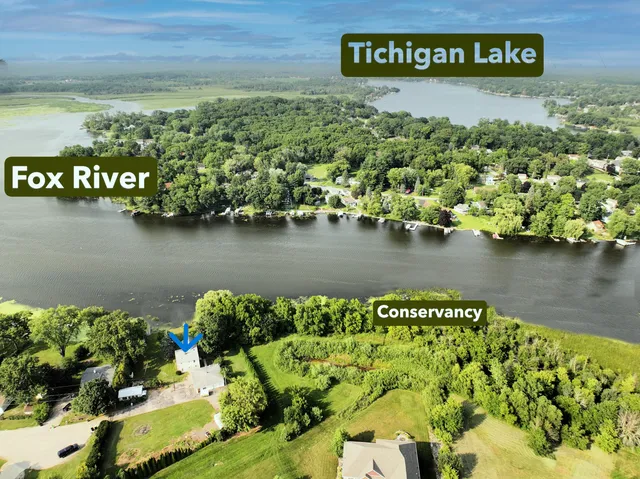 $879,000 | 6301 Riverside Road, Waterford, WI 53185