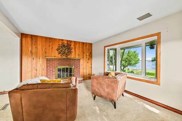 $879,000 | 6301 Riverside Road, Waterford, WI 53185