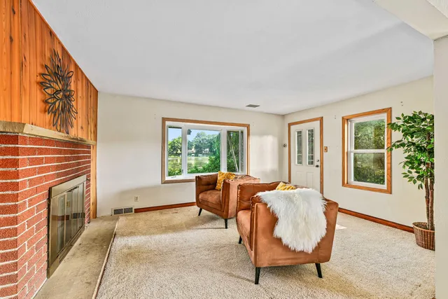 $879,000 | 6301 Riverside Road, Waterford, WI 53185