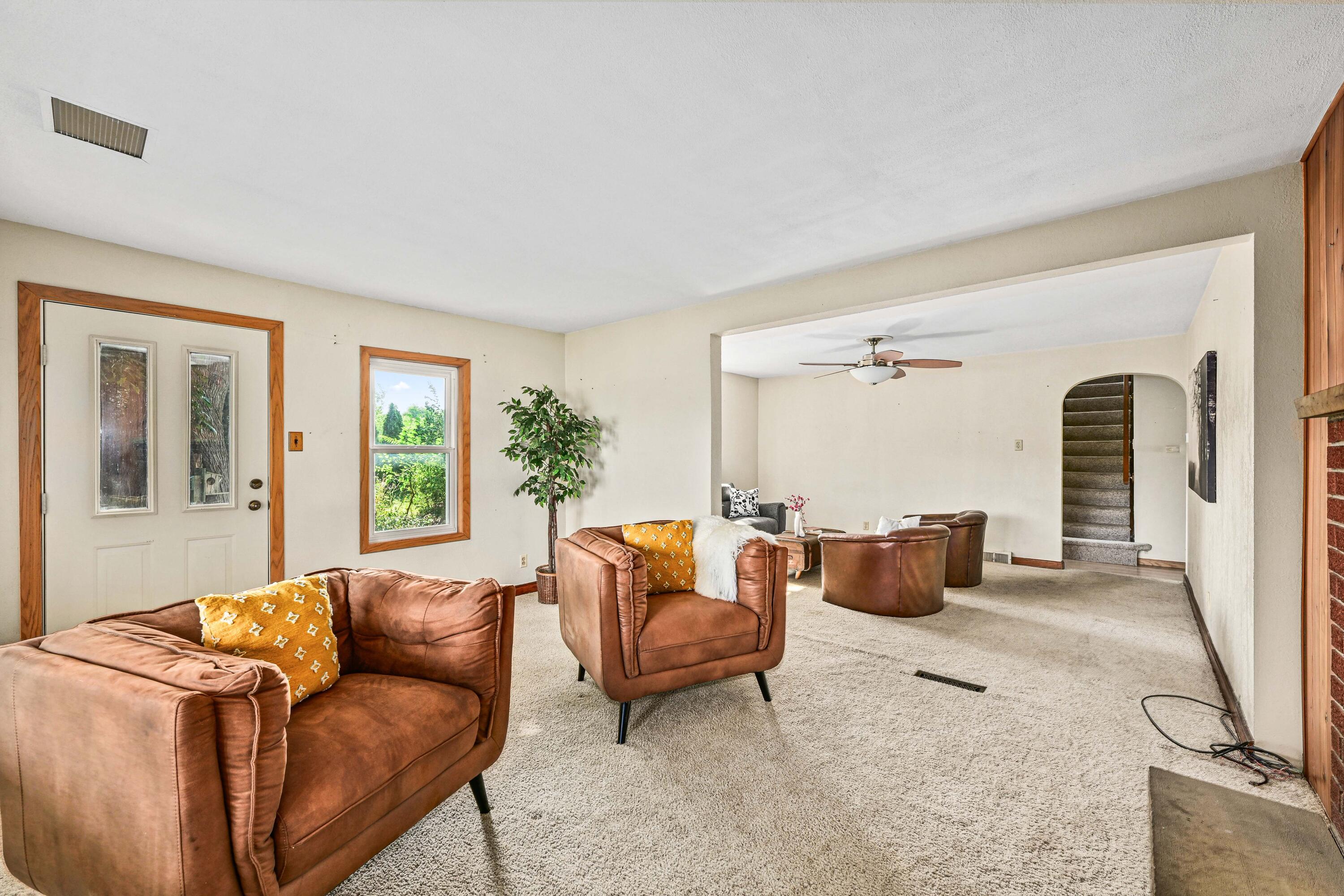 6301 Riverside Road Waterford, WI 53185 - Photo 9 of 38 Living Room w Loads of Light