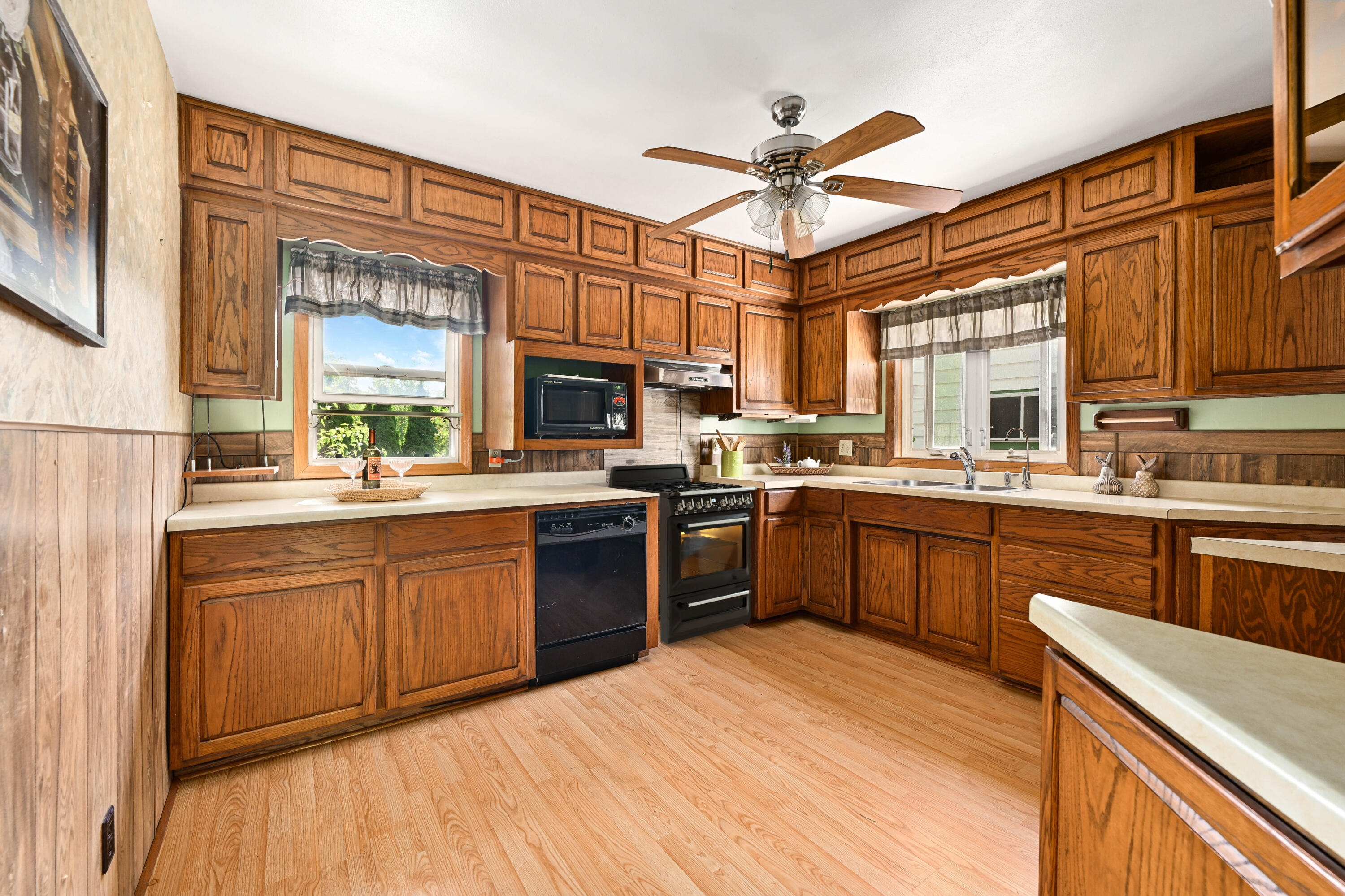 6301 Riverside Road Waterford, WI 53185 - Photo 10 of 38 Kitchen