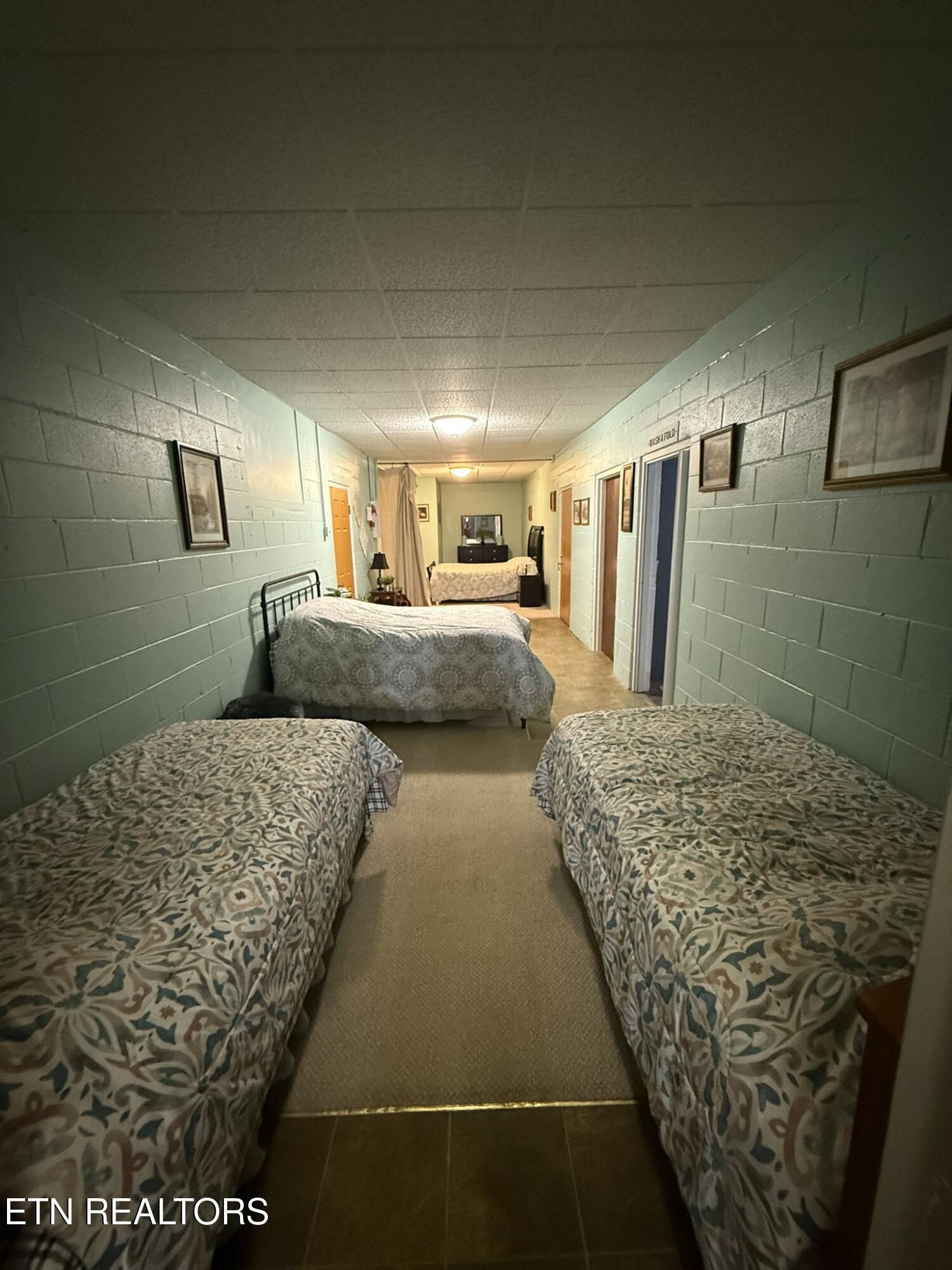 128 Old Stinking Creek Road La Follette, TN 37766 - Photo 45 of 57 Common Area Bunkroom