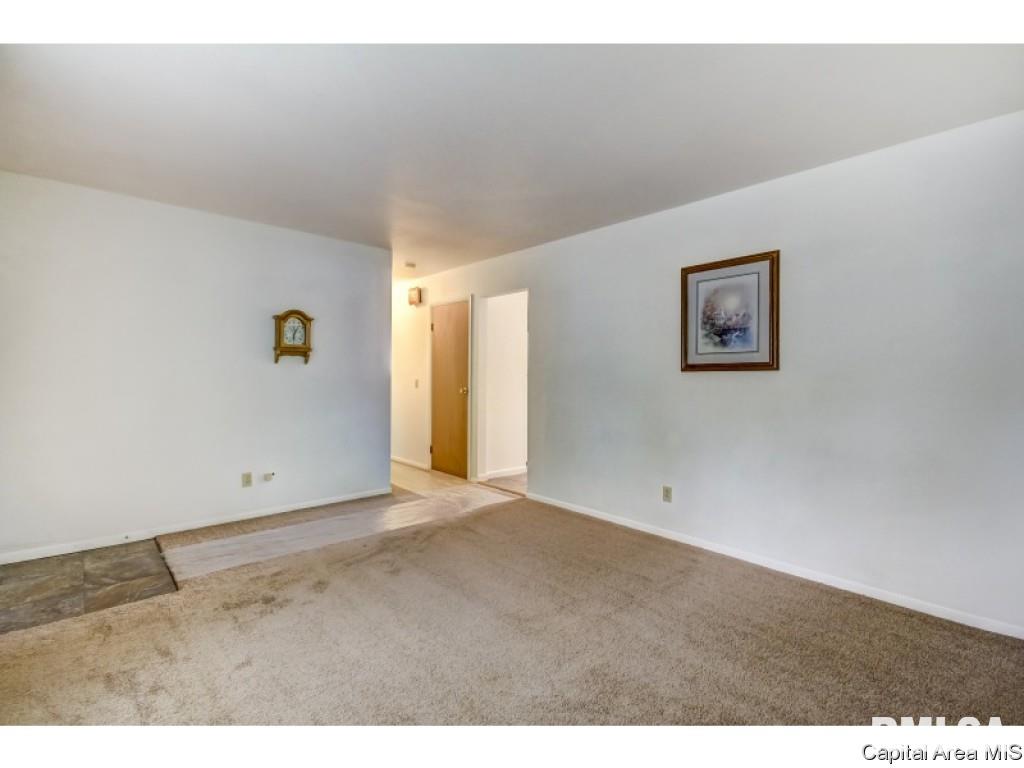 2560 Sandgate Road Springfield, IL 62702 - Photo 4 of 36