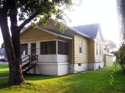 2333 Chancy Street Clinton, IA 52732 - Photo 2 of 12 Gallery Image 2