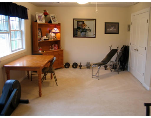 293 Arn-How Farm Road Fitchburg, MA 01420 - Photo 10 of 22 Gallery Image 10
