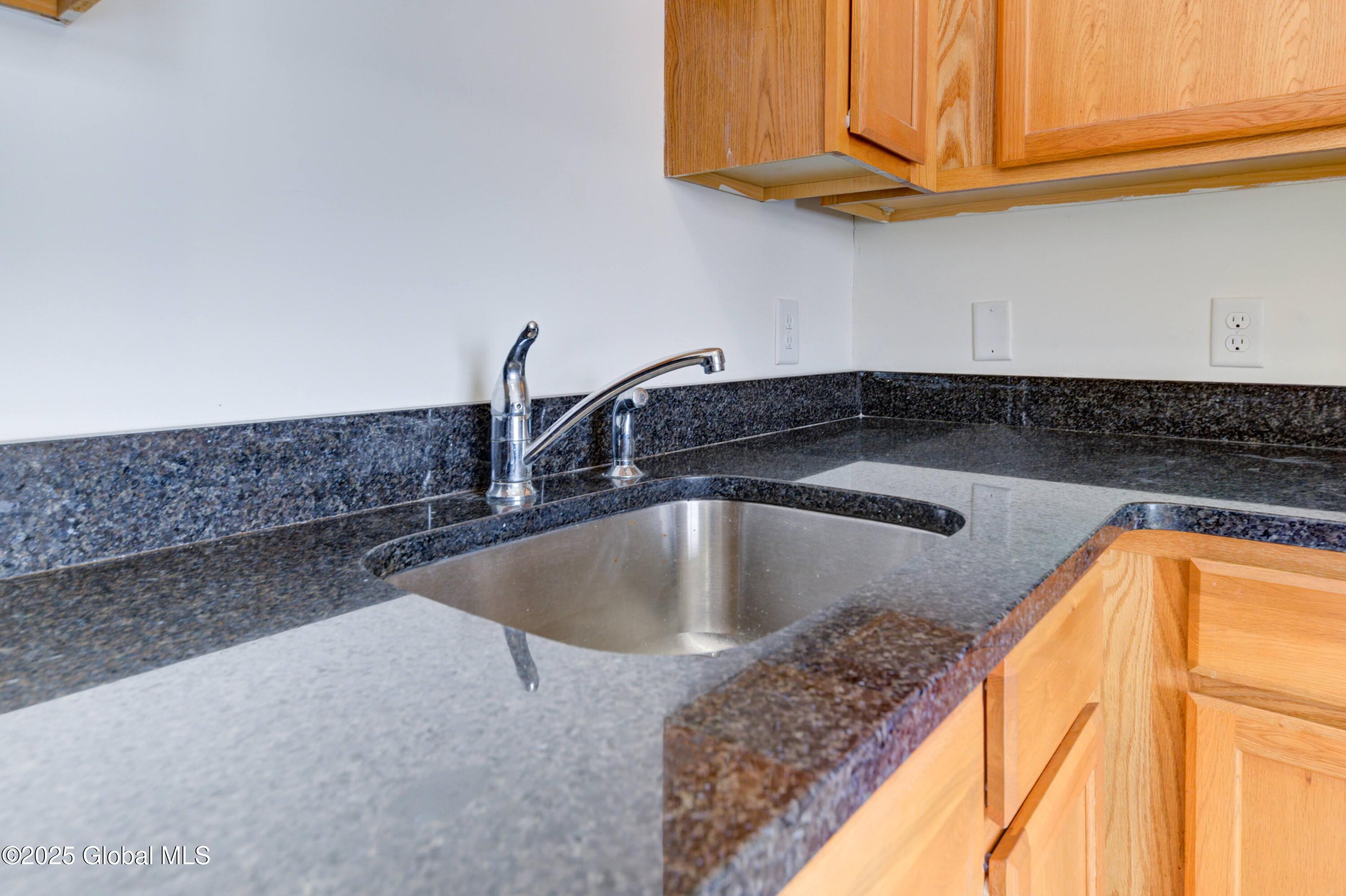 147 Wallins Corners Road Amsterdam, NY 12010 - Photo 5 of 18 Cedar-23