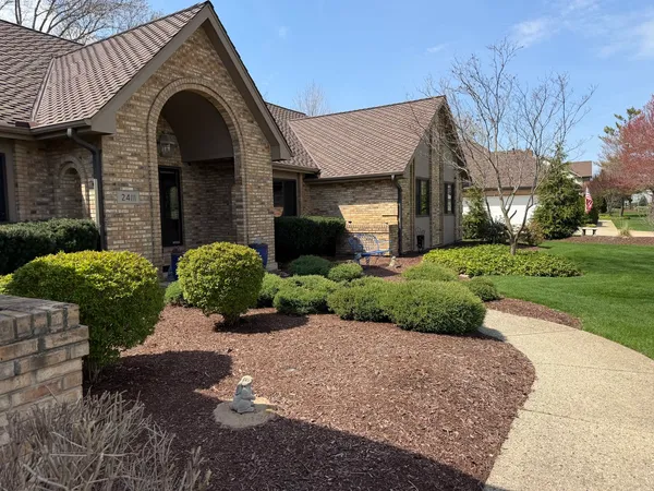 $900,000 | 24111 Brancaster Drive, Naperville, IL 60564