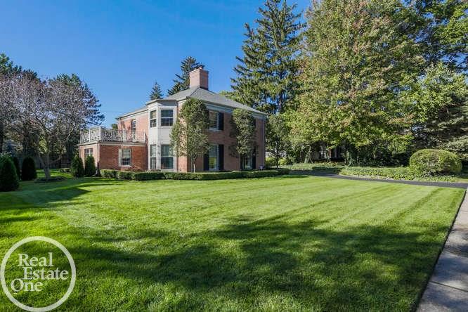 15 Provencal Road Grosse Pointe Farms, MI 48236 - Photo 3 of 50