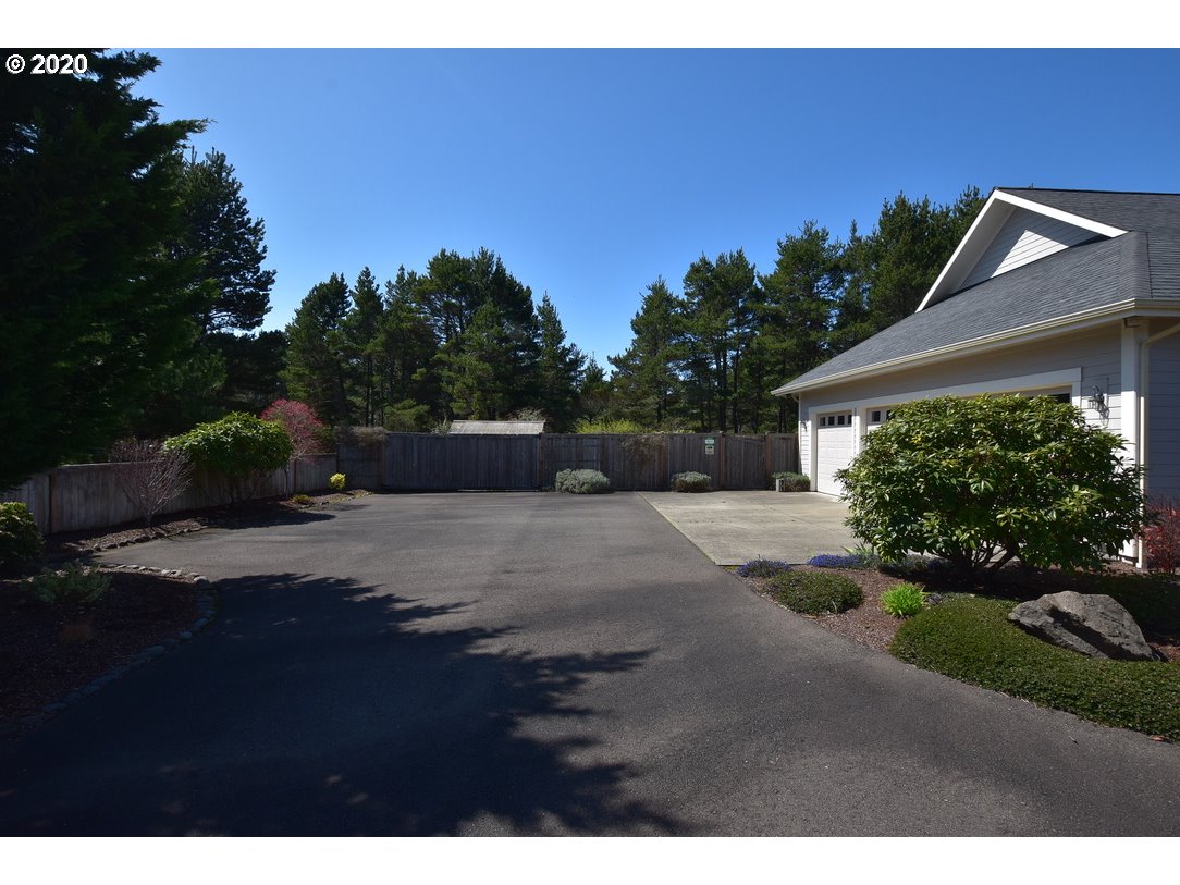 2329 Willow Loop Florence, OR 97439 - Photo 31 of 32 Gallery Image 31
