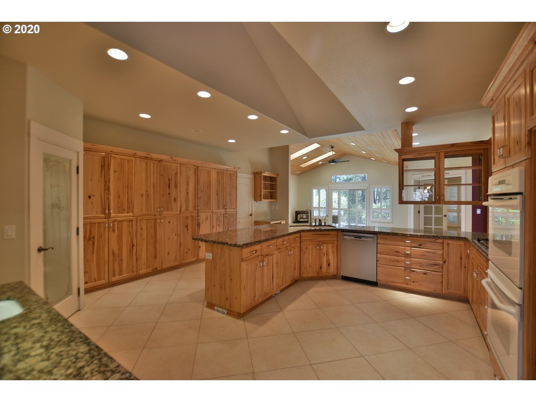 2329 Willow Loop Florence, OR 97439 - Photo 6 of 32 Gallery Image 6