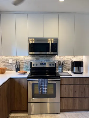 $8,400 | 411 Alesio Avenue, Coral Gables, FL 33134