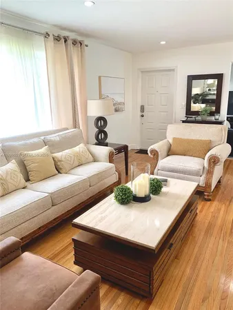 $8,400 | 411 Alesio Avenue, Coral Gables, FL 33134