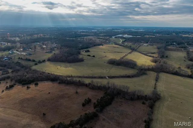 $825,000 | Tbd Pine Tree Drive, Lebanon, MO 65536