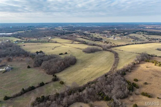 $825,000 | Tbd Pine Tree Drive, Lebanon, MO 65536