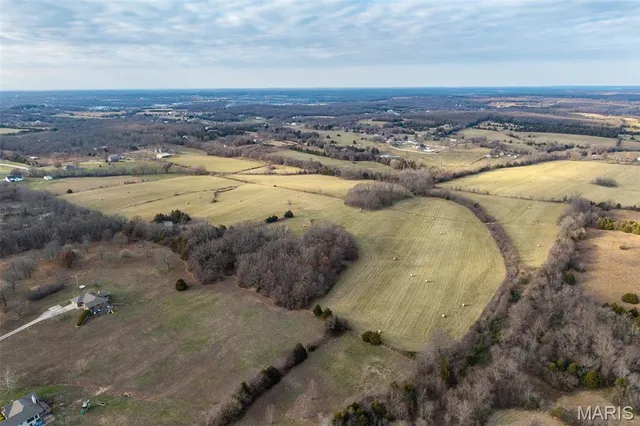 $825,000 | Tbd Pine Tree Drive, Lebanon, MO 65536