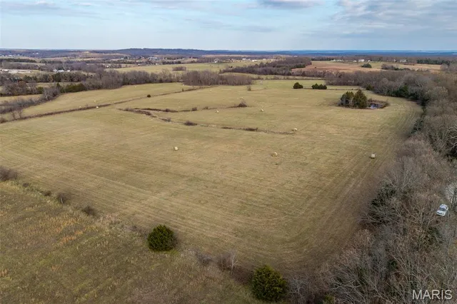 $825,000 | Tbd Pine Tree Drive, Lebanon, MO 65536