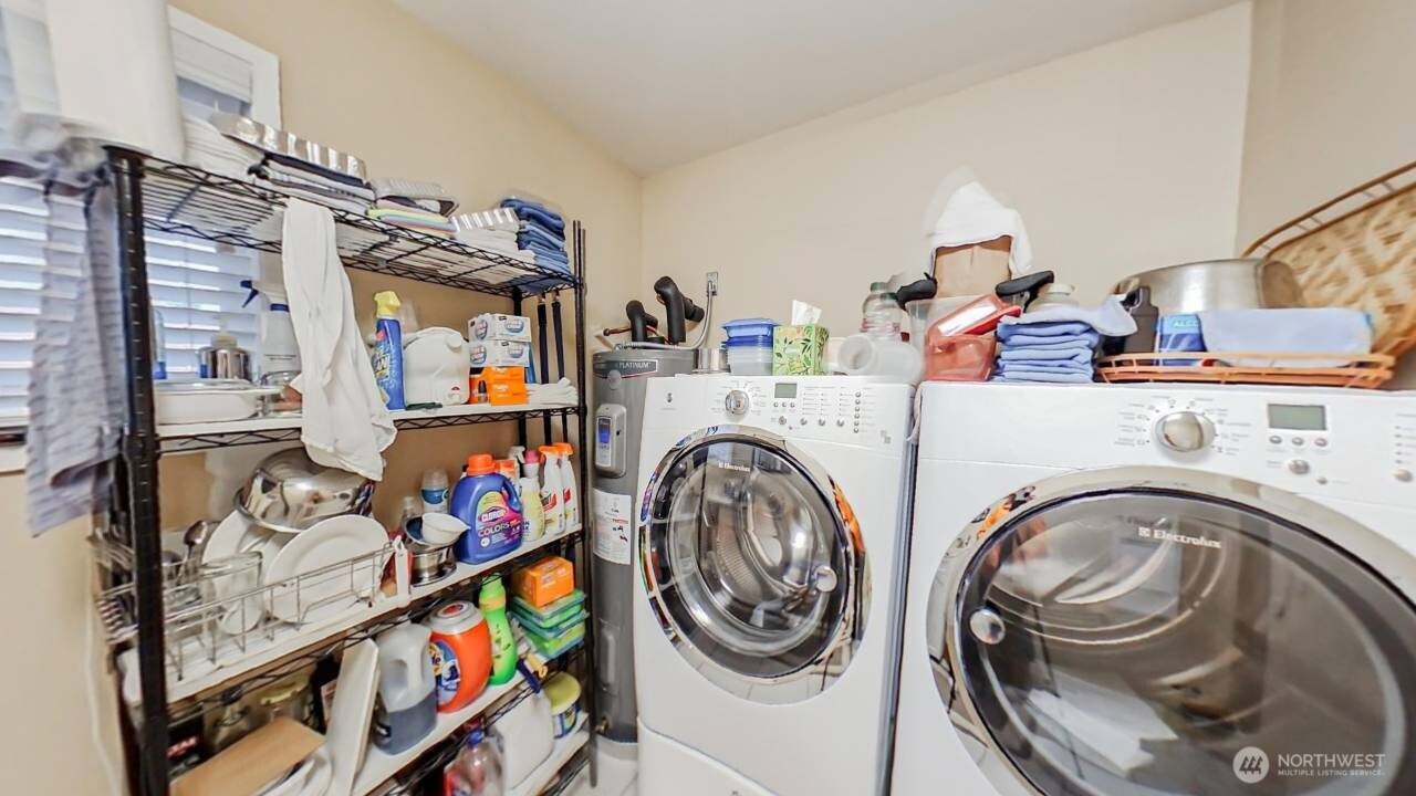 283 Division Avenue Morton, WA 98356 - Photo 11 of 12 a utility room with dryer and washer
