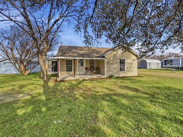 $100,000 | 604 North Pecan Avenue, Hubbard, TX 76648