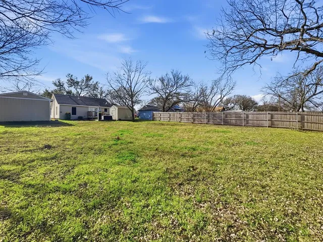 $100,000 | 604 North Pecan Avenue, Hubbard, TX 76648