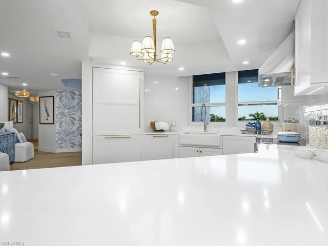 $5,250,000 | 4021 Gulf Shore Boulevard North, Unit 403, Naples, FL 34103