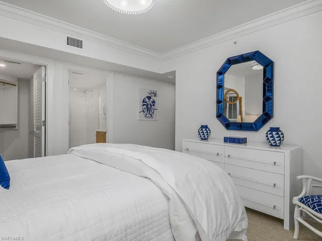 $5,250,000 | 4021 Gulf Shore Boulevard North, Unit 403, Naples, FL 34103