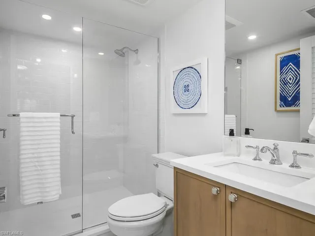 $5,250,000 | 4021 Gulf Shore Boulevard North, Unit 403, Naples, FL 34103